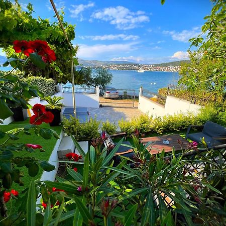 Beach Holiday Home With Private Jacuzzi & Parking Trogir Exterior photo