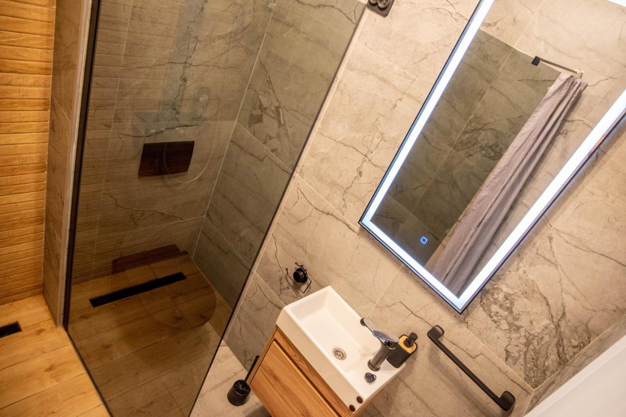 Beach Holiday Home With Private Jacuzzi & Parking Trogir Exterior photo