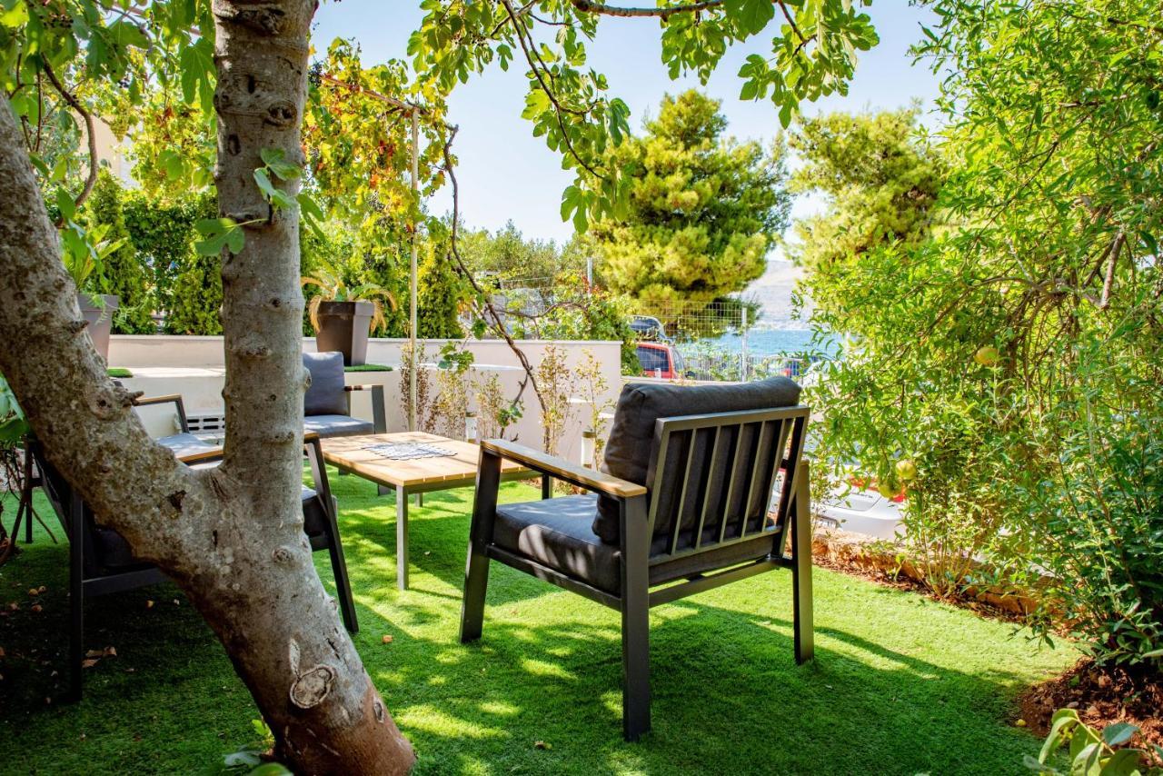 Beach Holiday Home With Private Jacuzzi & Parking Trogir Exterior photo